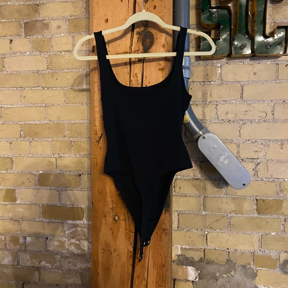 Good American The Modern Tank Bodysuit in Black - Picture 8 of 8